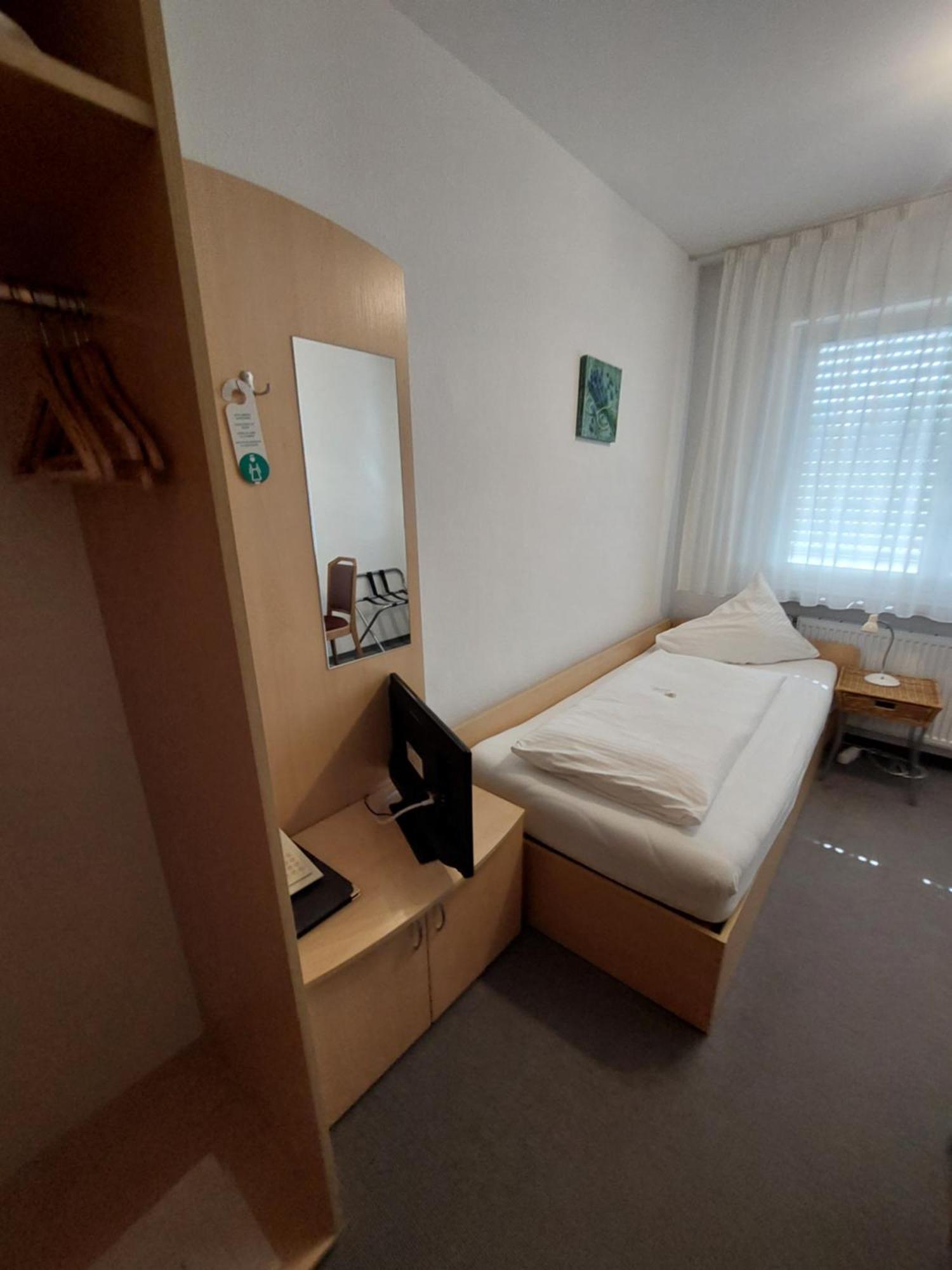 Hotel Zimmermann Filderstadt Bagian luar foto