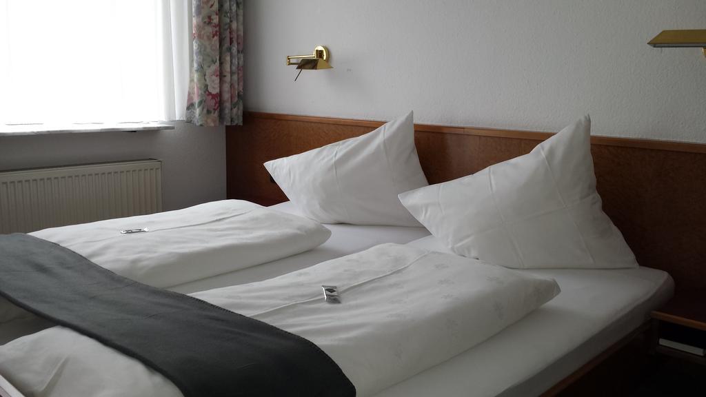 Hotel Zimmermann Filderstadt Bagian luar foto