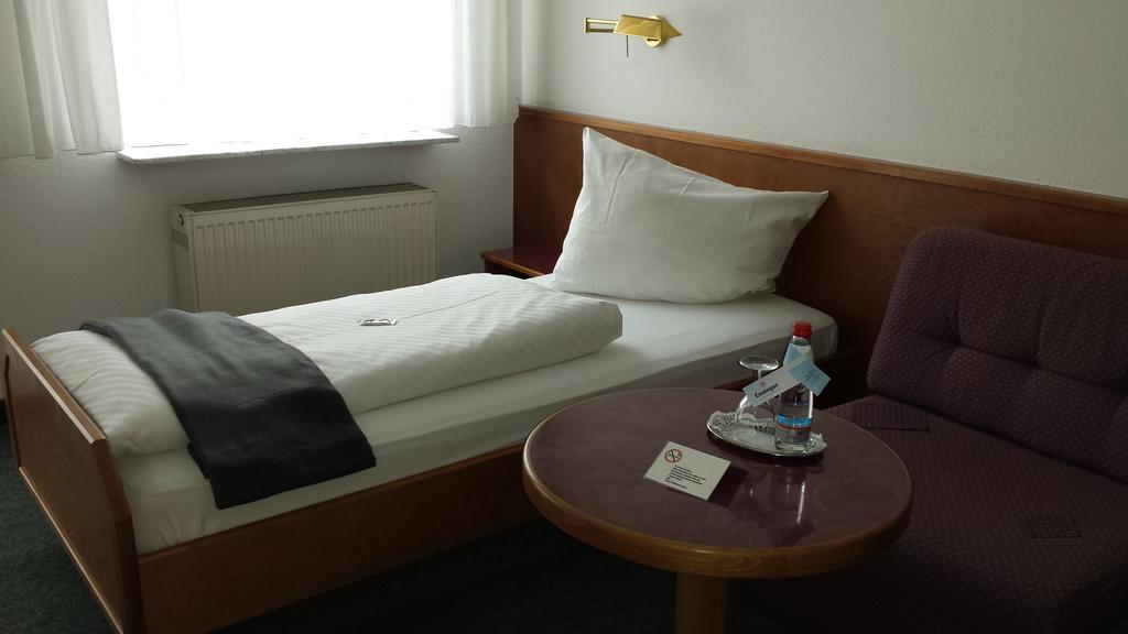 Hotel Zimmermann Filderstadt Bagian luar foto