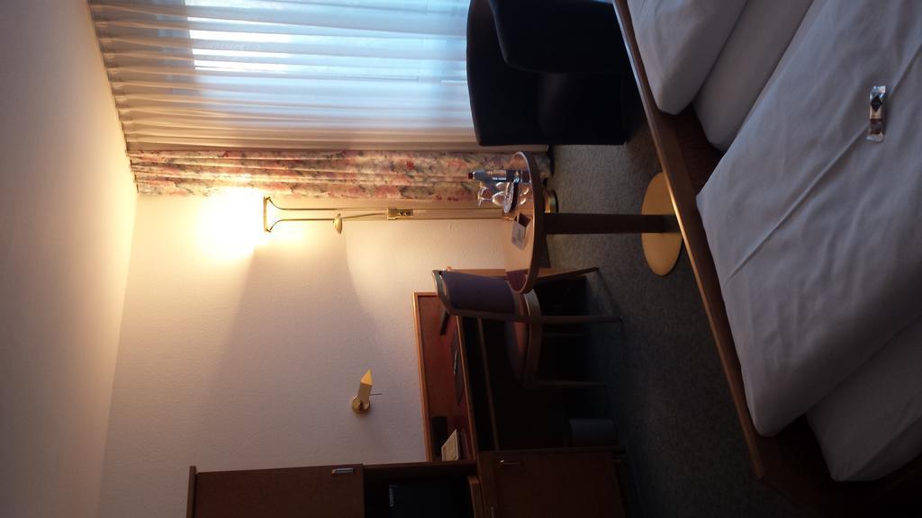 Hotel Zimmermann Filderstadt Bagian luar foto